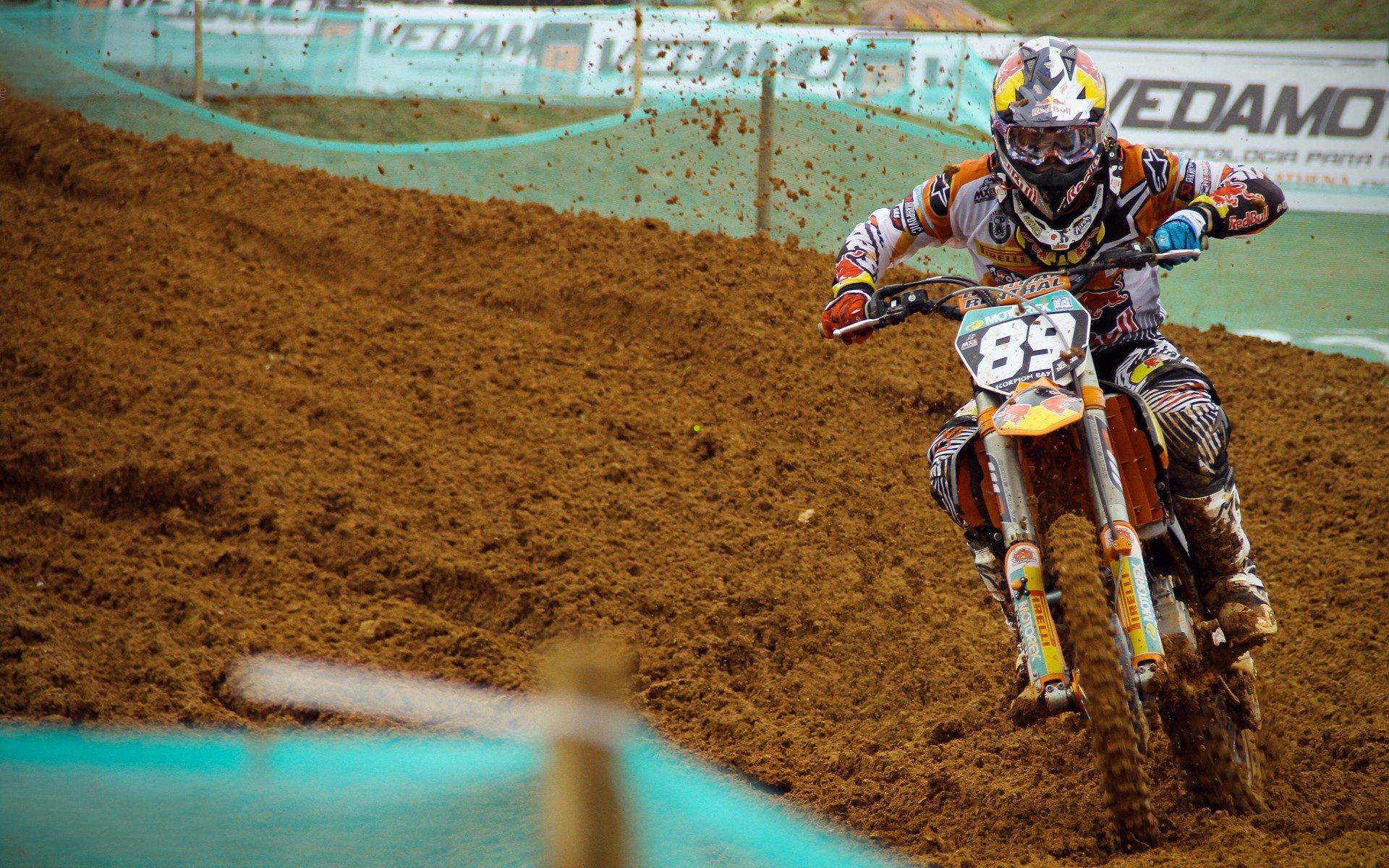 体育足彩网-奎罗斯深情告别伊朗队执教生涯，国足选帅关键候选人悄然抵达多哈引关注